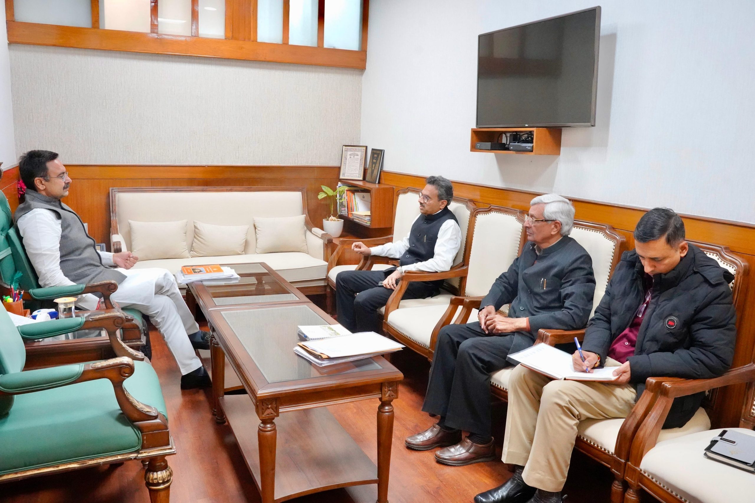 विस अध्यक्ष हरविन्द्र कल्याण ने मुख्य सचिव से की विभिन्न विषयों पर चर्चा | — चंडीगढ़, 17 फरवरी