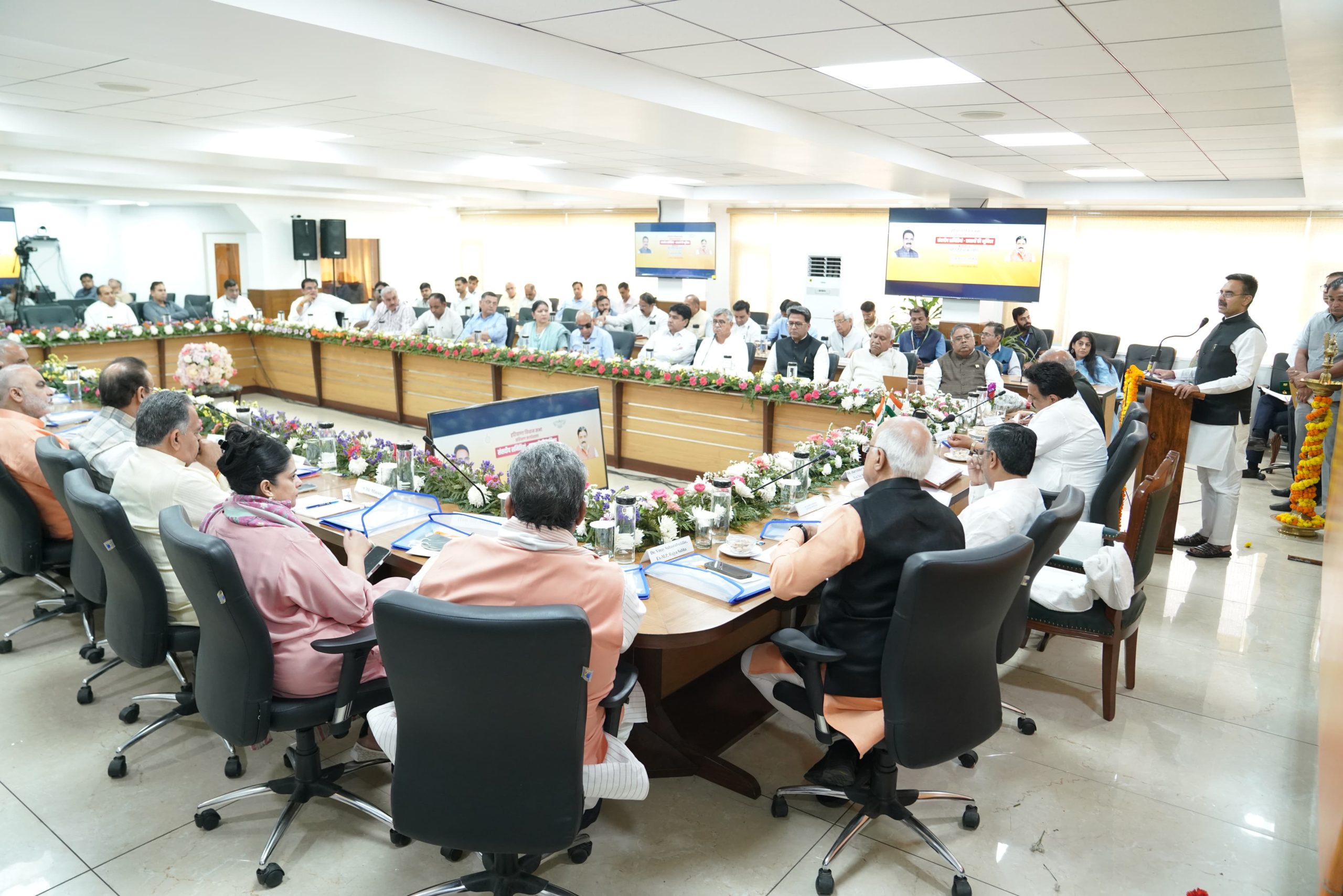 प्रधानमंत्री नरेंद्र मोदी के ‘विकसित भारत 2047’ के संकल्प को पूरा करने के लिए लोकतांत्रिक संस्थाओं का मजबूत होना है अनिवार्य; हरियाणा विधान सभा द्वारा हरियाणा निवास में ‘संसदीय समितियां-सदस्यों की भूमिका’ विषय पर प्रशिक्षण कार्यशाला आयोजित | — चंडीगढ़, 30 अप्रैल